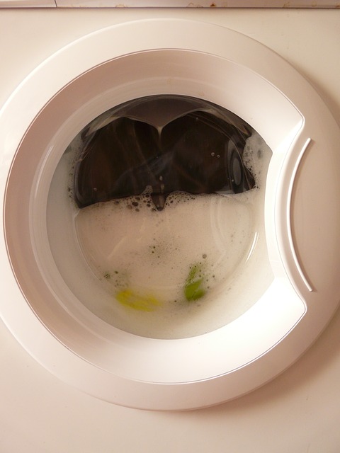 lavadora pierde agua por debajo
